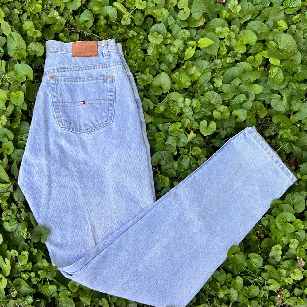 Vintage 1990’s Tommy Hilfiger light wash high waisted mom jeans